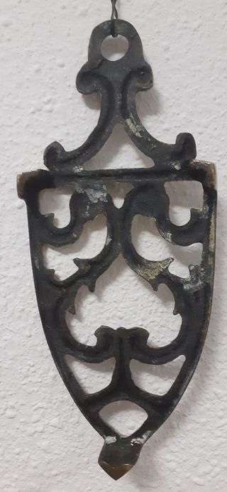 Bronce inglés victoriano. Base de plancha antigua.