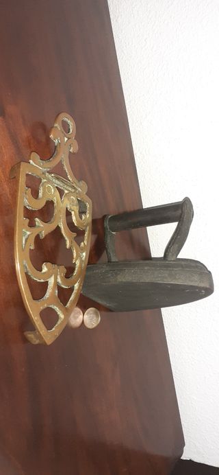 Bronce inglés victoriano. Base de plancha antigua.