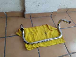 Manillar bicicleta de carreras clásica.