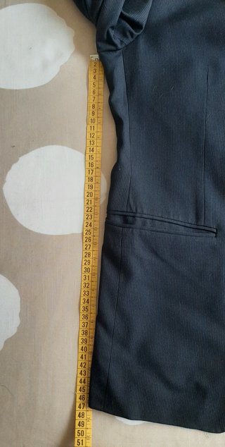 Traje Zara azul marino con pequeñas rayas blancas