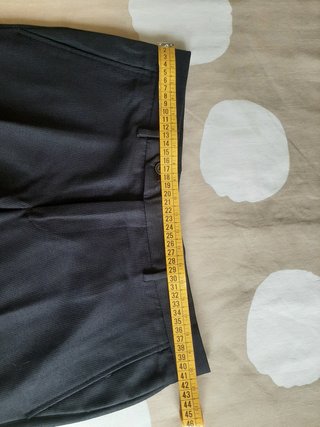 Traje Zara azul marino con pequeñas rayas blancas
