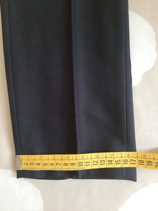 Traje Zara azul marino con pequeñas rayas blancas