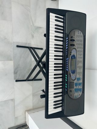teclado piano casio con patas de medida ajustable 