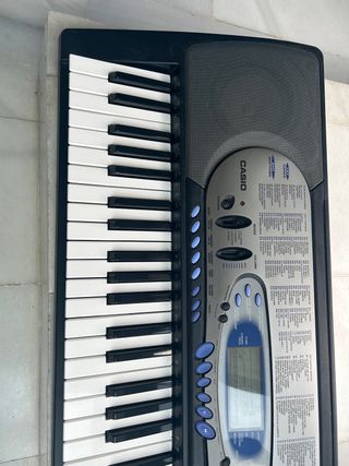 teclado piano casio con patas de medida ajustable 