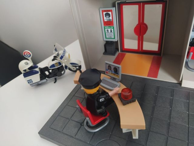 Comisaría maletín Playmobil