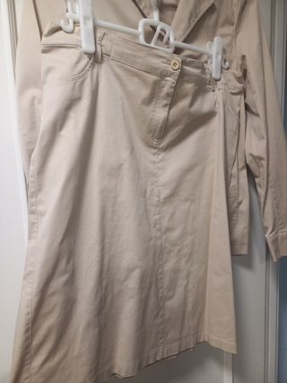 Traje chaqueta con falda crudo prenatal