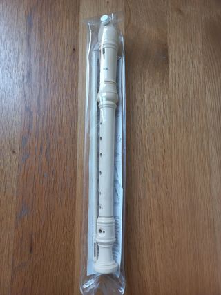 Flauta dolça per estrenar / Flauta dulce sin usar