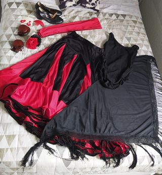 Traje sevillana / flamenca niña