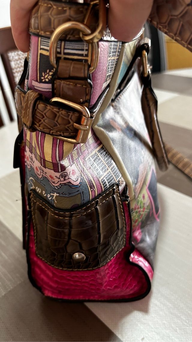 Bolso tote WKR estampado muñecas