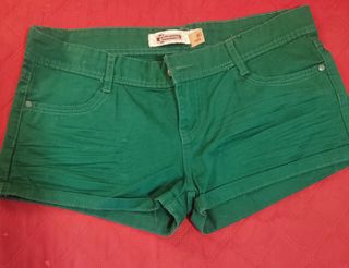 Pantalón corto Stradivarius 