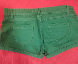 Pantalón corto Stradivarius 