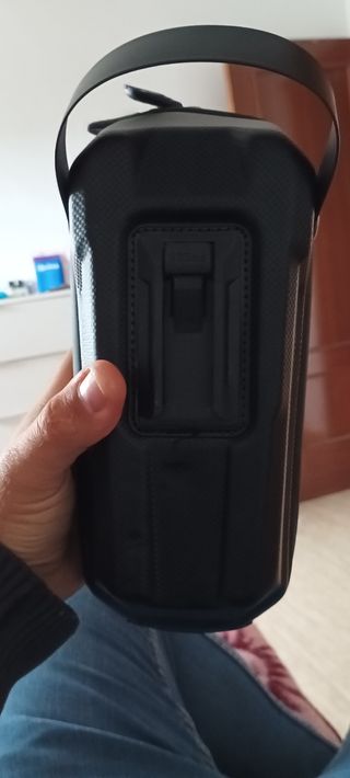Bolsa casi a estrenar y casco nuevo