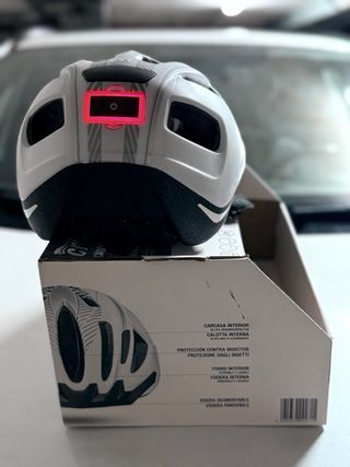 Bolsa casi a estrenar y casco nuevo