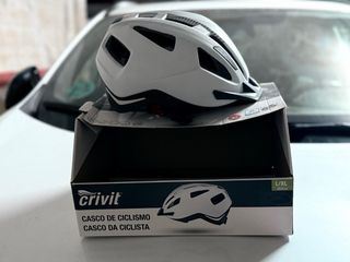 Bolsa casi a estrenar y casco nuevo