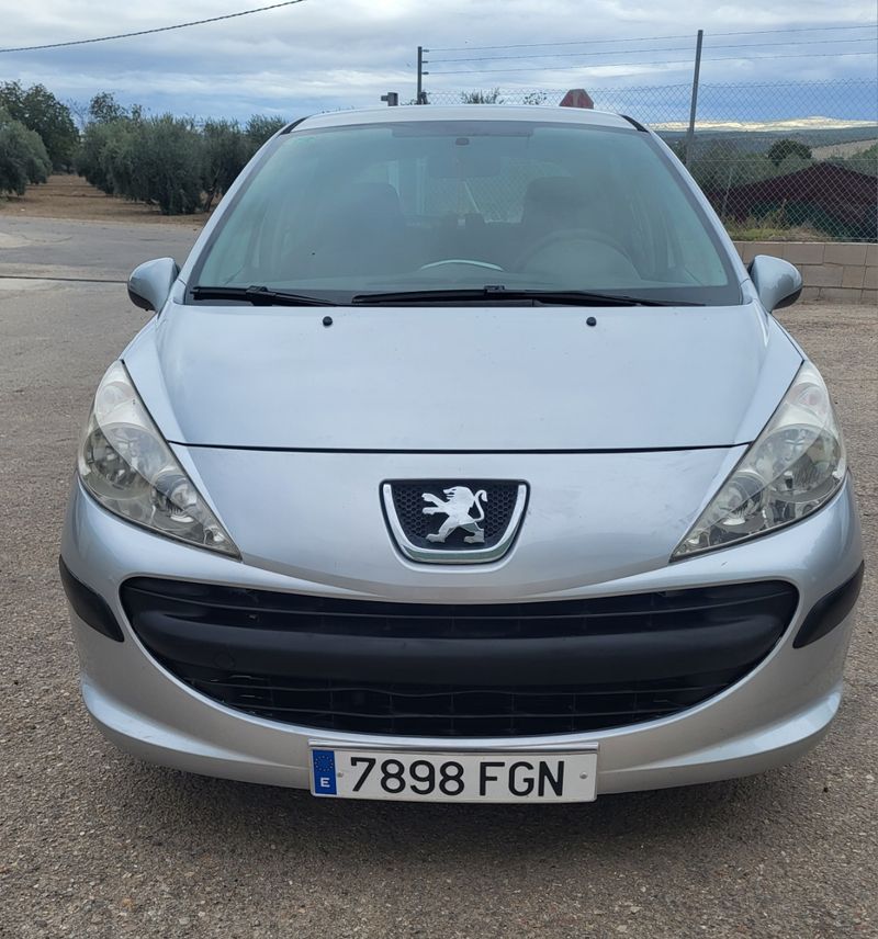 Peugeot 207 2006 - foto 1