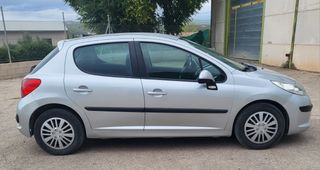Peugeot 207 2006