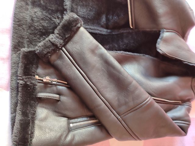 Cazadora de piel vuelta Zara talla 9