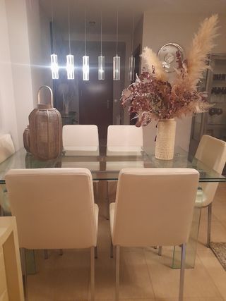 Conjunto de sillas y mesa