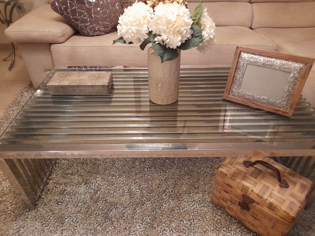 Conjunto de sillas y mesa