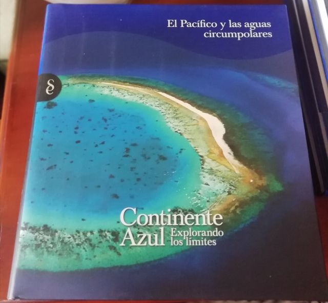 Colección Continente Azul.