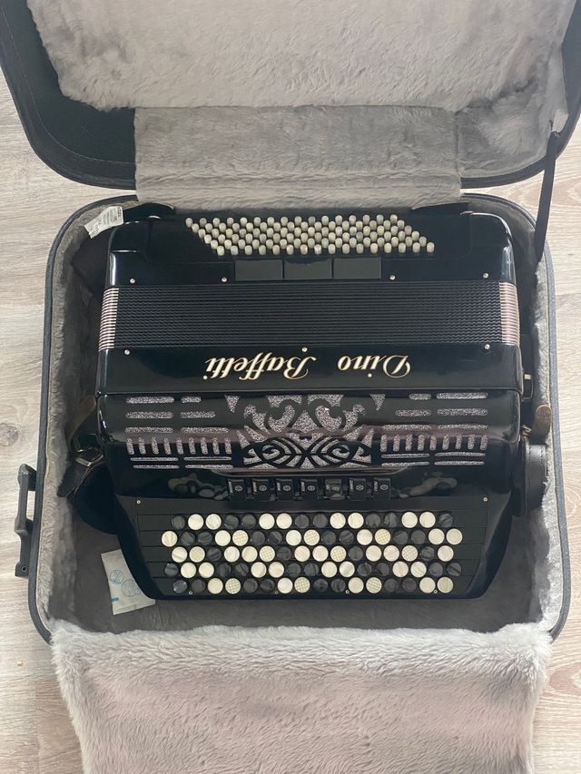 Acordeón italiano de botones Dino Baffetti