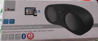 Altavoz Trust portátil con bluetooth