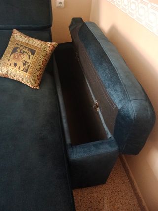 Sofá chaiselongue grande 2,90. Poco uso.