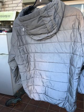 Chaqueta plateada Pull&Bear hombre talla L