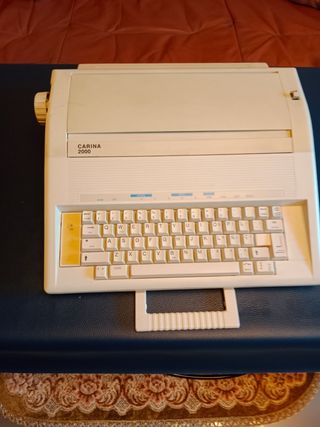 MAQUINA DE ESCRIBIR ELÉCTRICA