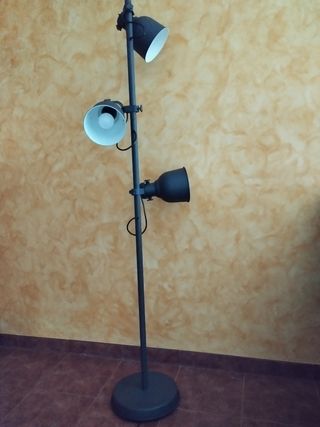 2 Lamparas de pie, estilo lampara indrustrial