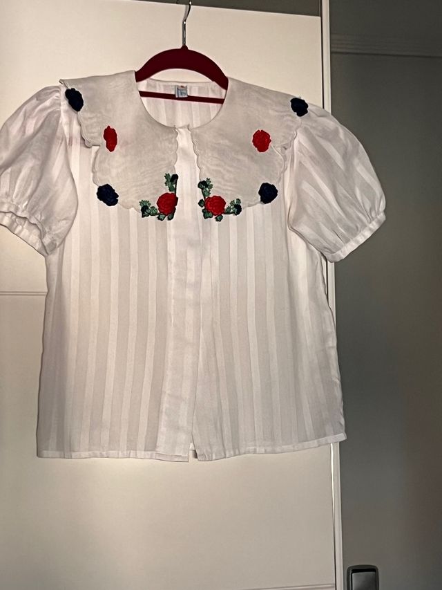 Blusa y falda para niña