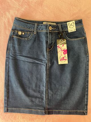 Falda mini y falda por la rodilla