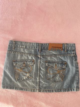 Falda mini y falda por la rodilla