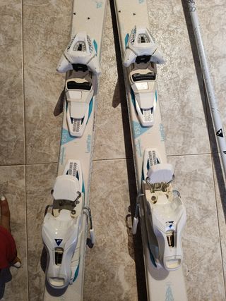 Esquís con fijaciones mujer wedze + bastones+ fund
