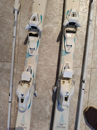 Esquís con fijaciones mujer wedze + bastones+ fund