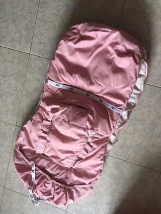 SACO PARA SILLA BEBÉ ROSA de marca UZTURRE