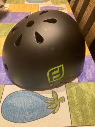 Skate y casco de skate