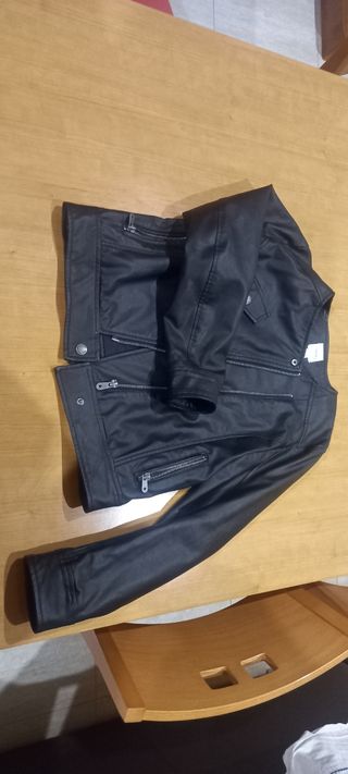 Chaqueta de cuero niña