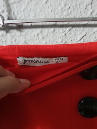 Falda pantalon roja Stradivarius