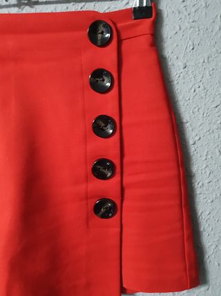 Falda pantalon roja Stradivarius