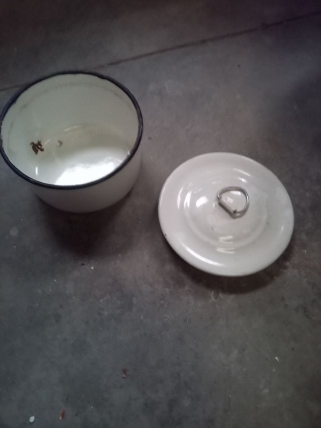 Jarra y merendera antigua