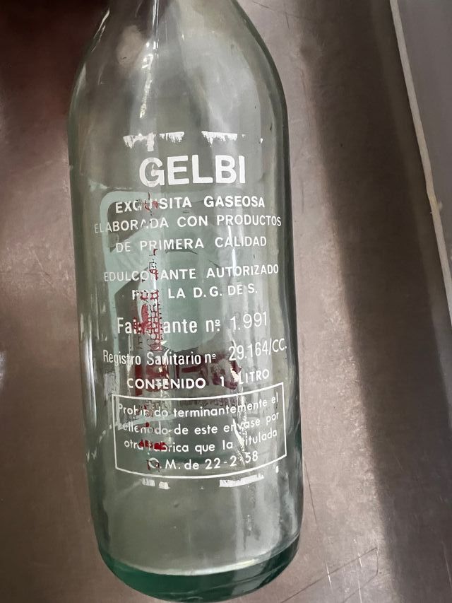 Garrafa de gelbi soda