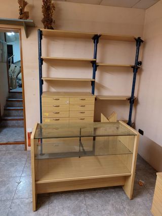 MOSTRADORES Y ESTANTERIAS DE TIENDA DE LENCERÍA
