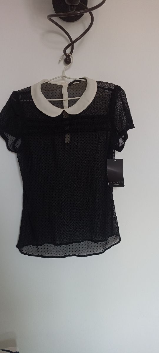 Blusa de Zara con etiqueta