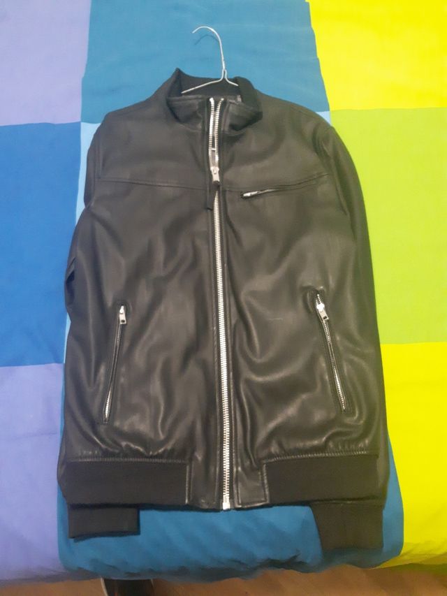 Cazadora efecto piel