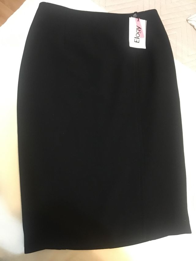 Falda recta negra