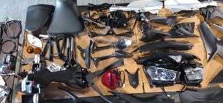 Piezas nuevas Yamaha yzf r3 carenados y repuestos