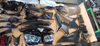 Piezas nuevas Yamaha yzf r3 carenados y repuestos
