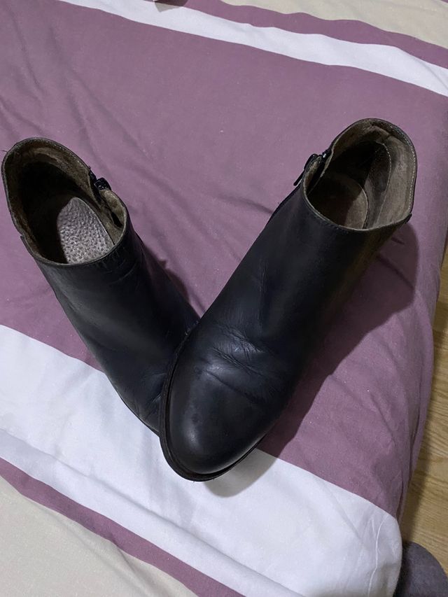 Botin de piel azul marino