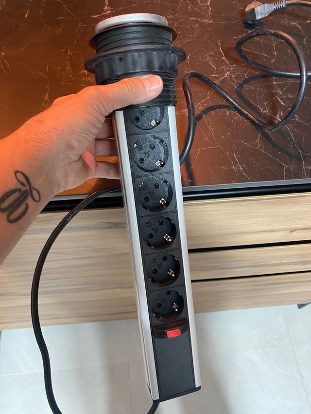 Prese elettriche nascoste